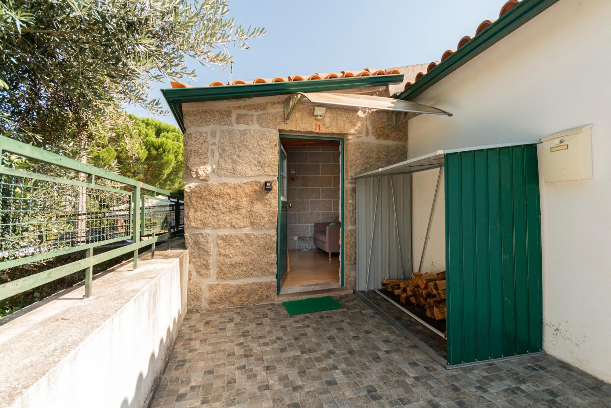 Casa Rustica T2 Com Salamandra E Cozinha - Seia - Serra Da Estrela - Casa Do Loureiro II Exterior photo